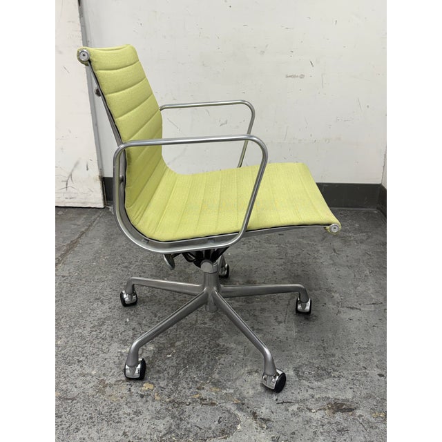 Charles + Ray Eames for Herman Miller Eames Aluminum Group Management Chair For Sale In San Francisco - Image 6 of 12