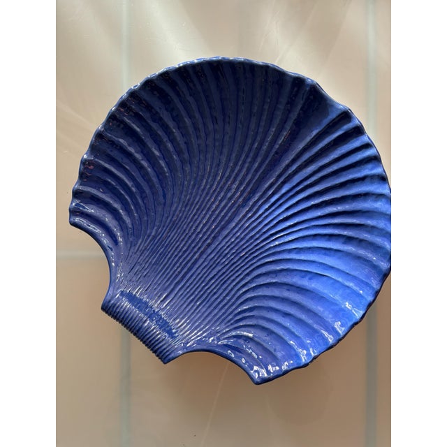 Blue Large Antique Shell-Shaped Ceramic Platter by Andersson & Johansson for Höganas, Sweden, 1930s For Sale - Image 8 of 8