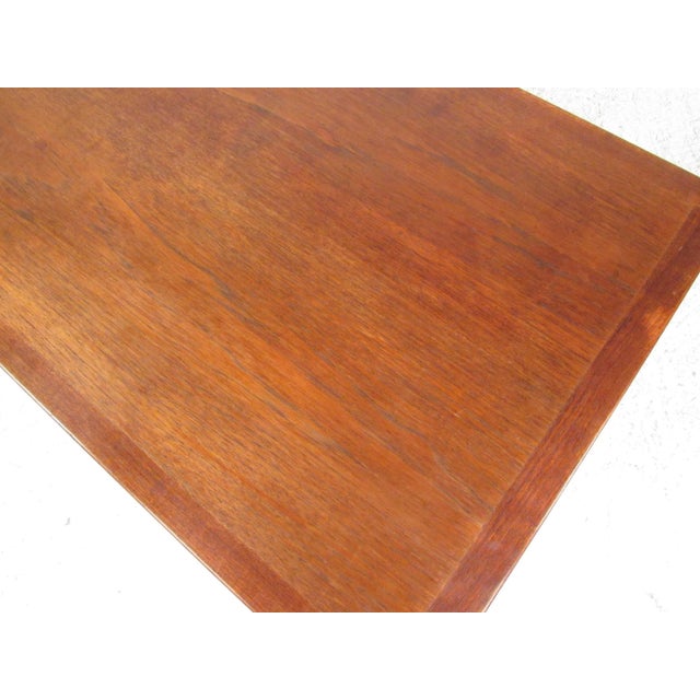 Mid-Century Danish Teak Extendable Coffee Table For Sale In New York - Image 6 of 12