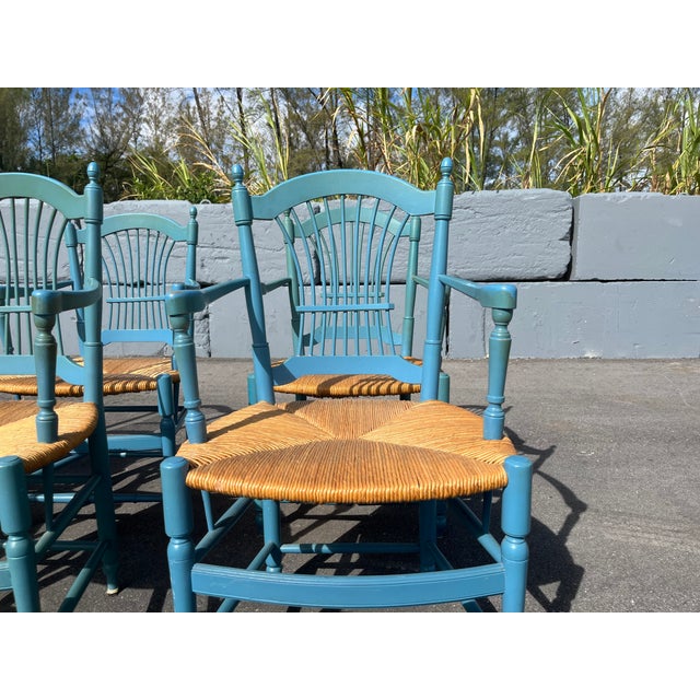 French Country 1980s Set of Eight Country French Wheat Sheaf Back Chairs, Rush For Sale - Image 3 of 17