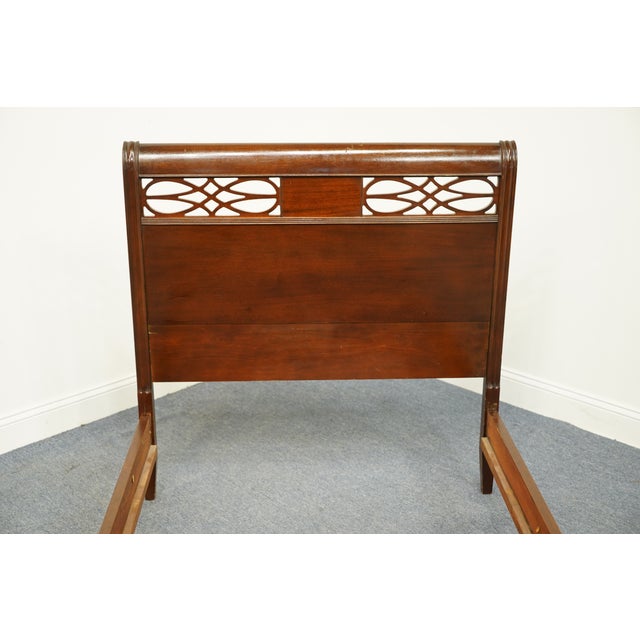 Huntley Furniture Mahogany Traditional Duncan Phyfe Style Twin Size Bed