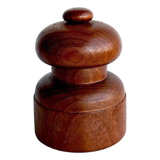 1960s Jens Quistgaard Dansk Teak Wood Model No 1616 Salt Shaker & Pepper Mill For Sale