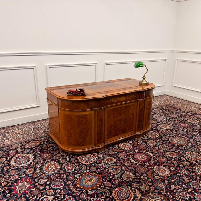 Antique Italian ClassicDesk with Back Panel Burlwood, in Very Good conditions. Designed 1920 to 1949
