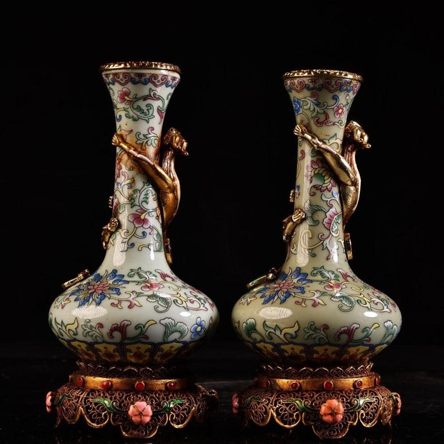 Yellow Pair of Vintage Chinese Famille Rose Porcelain Vases, Applied Gilded Dragon Sculpture & Gemstone Inlaid Filigree Base, Chinoiserie Matching Vase Set For Sale - Image 8 of 9