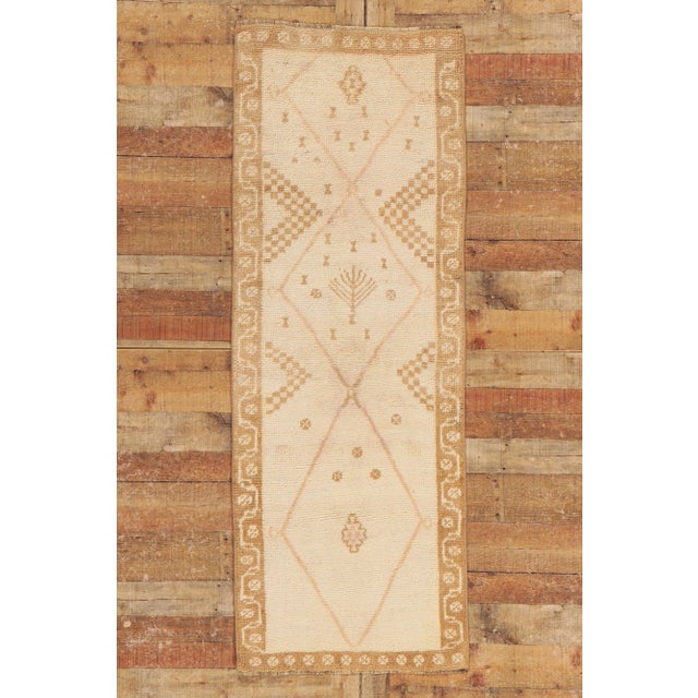 Beige Late 20th Century Vintage Turkish Oushak Rug - 02'07 X 06'10 For Sale - Image 8 of 9