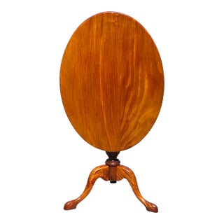 Mid 20th Century Queen Anne Antique Style Oval Pecan Tilt Top Table For Sale