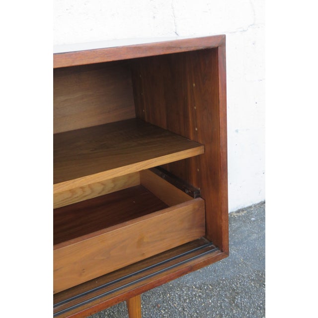 Mid Century Modern Server Buffet Tv Cabinet 6266 For Sale - Image 13 of 17