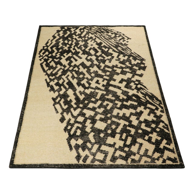 2010s Rug & Kilim’s Distressed Abstract Rug in Ivory & Black Geometric Patterns For Sale - Image 5 of 7
