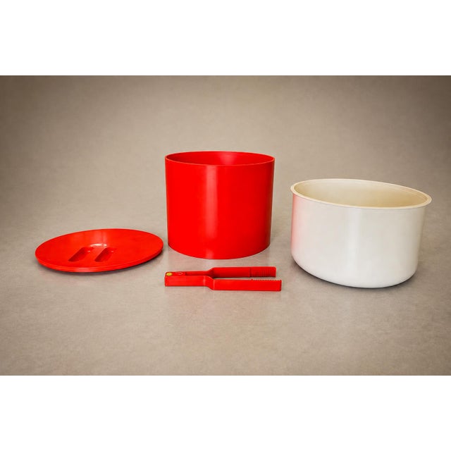 1970s 1970s Jorge Zalszupin, Paulo Jorge Pedreira and Oswaldo Mellone “Eva” Ice Bucket in Red Plastic, Brazil For Sale - Image 5 of 18