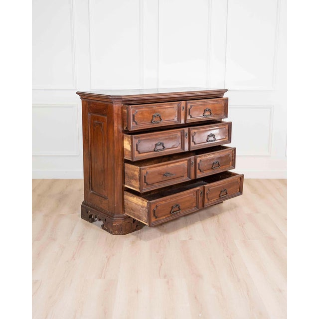 Walnut Chest Of Drawers, Lombardy, Early 18th Century For Sale In Atlanta - Image 6 of 9