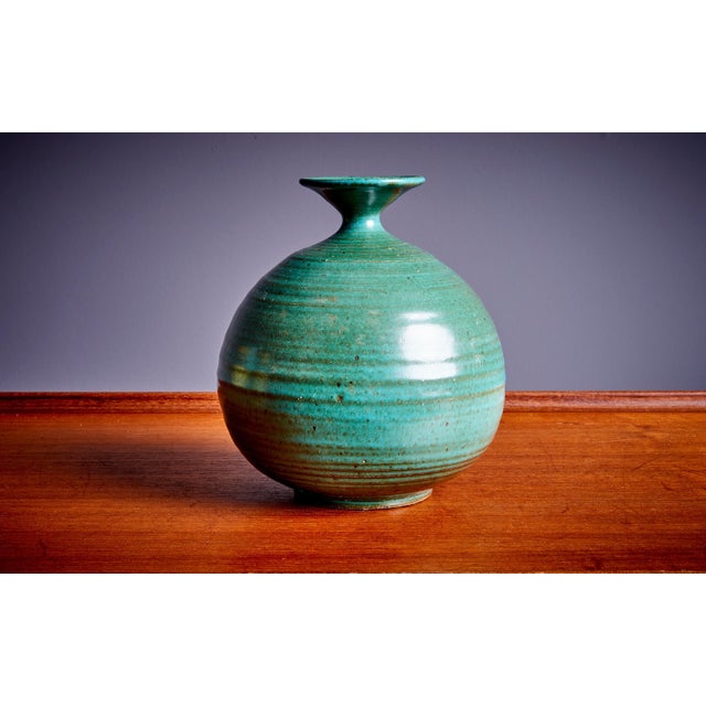 Ceramic Vessels with Lid and Vase in Green by Tom McMillin, USA, 1960s, Set of 5 For Sale - Image 3 of 18