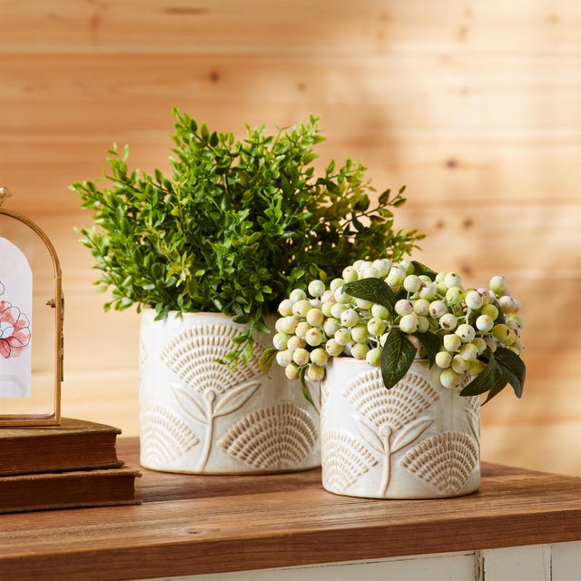 2020s Porcelain Floral Patterned Planter (Set of 2) For Sale - Image 5 of 6