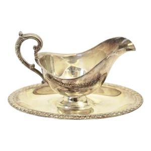 Wm Rogers Silverplated Sauce/Gravy Boat With Attached Under Plate