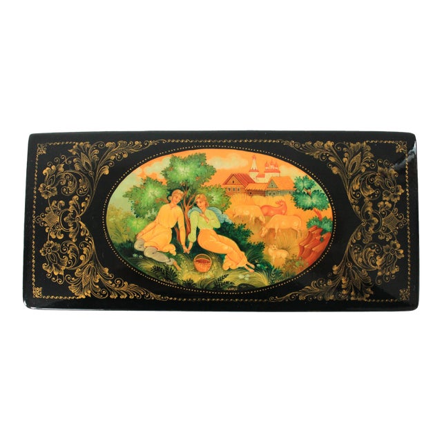 Vintage Russian Hand-Painted Papier-Mâché Lacquer Trinket Box For Sale