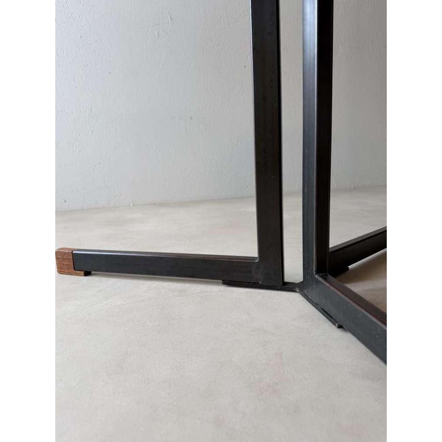 This dining table, designed by Hein Salomonson for AP Originals, dates from the late 1950s. A period in which modern Dutch...