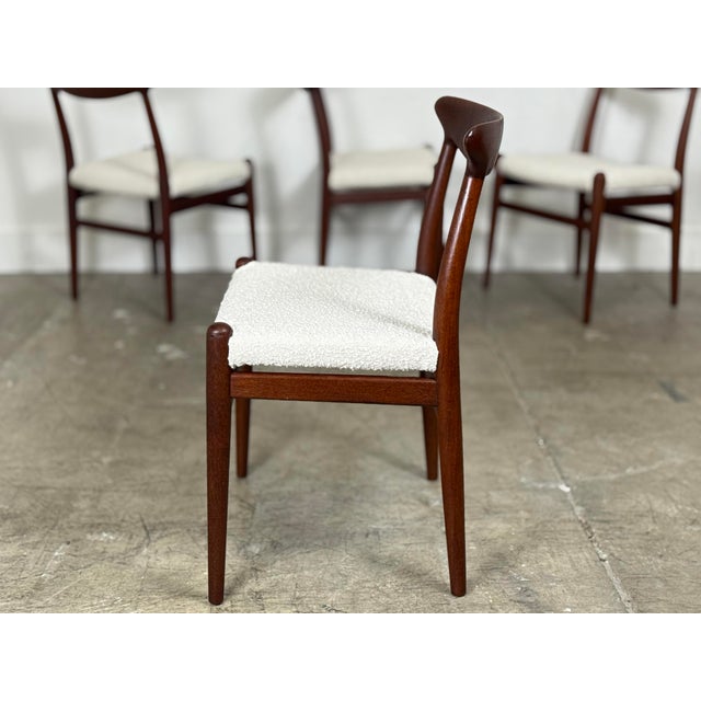 Brown 1950s Hans J. Wegner W2 Dining Chairs - Twelve 12 - Danish Modern Teak - CM Madsens For Sale - Image 8 of 11