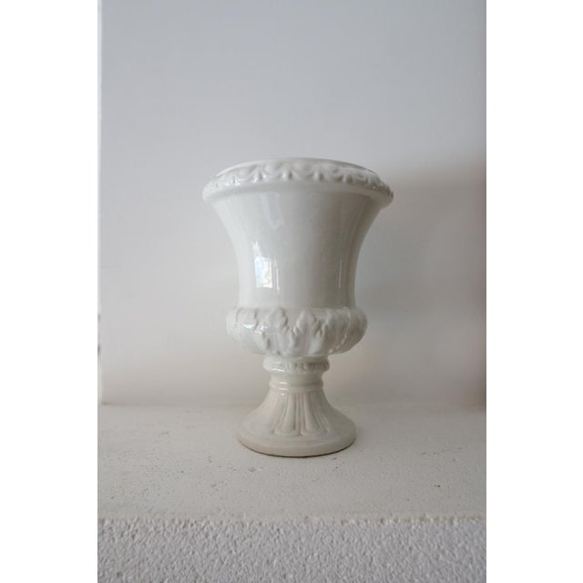 Medici Style Cup Vase in White Lacquered Ceramic, Italy, 1930s For Sale - Image 17 of 17