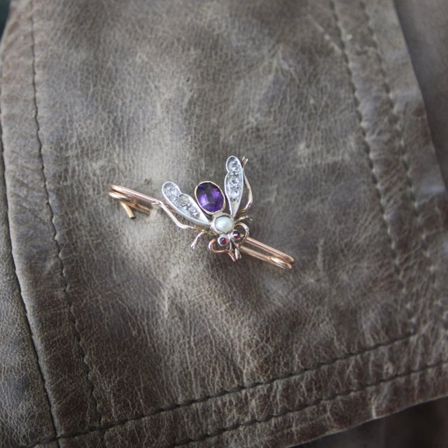 This is part of Chairish’s Fine Jewelry assortment. This 12k gold Victorian brooch is meticulously crafted with superb...