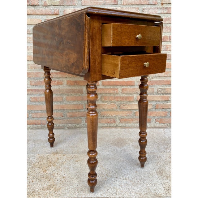 English Regency Walnut Table with Wings, 1890s For Sale - Image 11 of 18