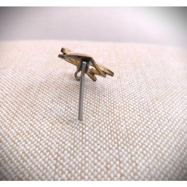 10 K Gold Victorian Heart and Wishbone Brooch Pin For Sale - Image 4 of 7