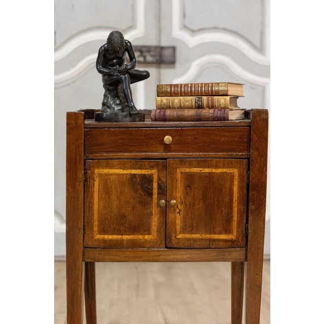 Italian Italian 19th Century Walnut Nightstand Table with Ash Inlaid Banding For Sale - Image 3 of 11