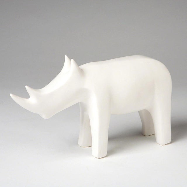 Mid-Century Modern Minimalist Matte White Animal Sculpture Set – 5-Piece Modern Safari Collection (Elephant, Giraffe, Rhino, Horse, Antelope) For Sale - Image 3 of 11