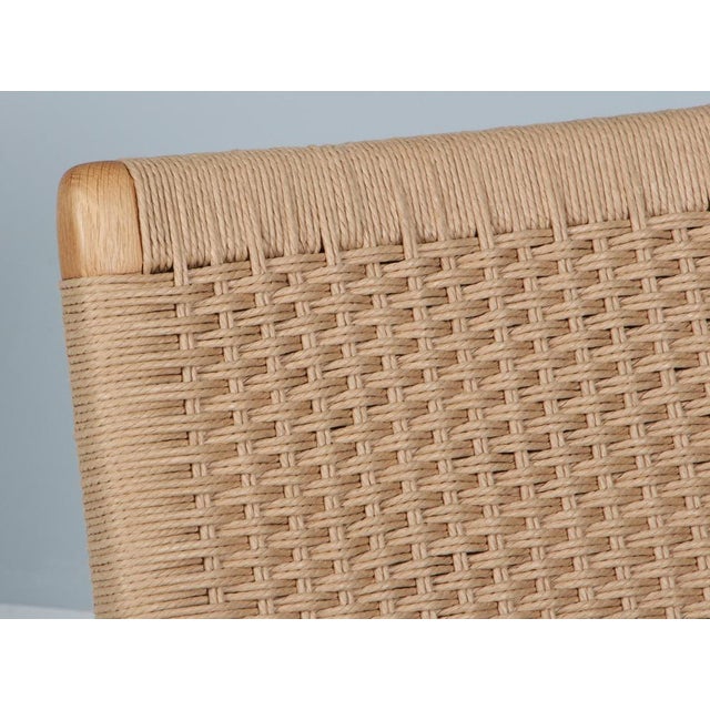 CH-25 Lounge Chair in Oak attributed to Hans J. Wegner for Carl Hansen & Søn, 1950s For Sale - Image 3 of 8