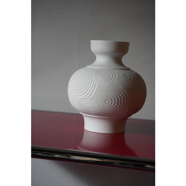 Vintage German Vases in Biscuit Porcelain from Ak Kaiser, 1960s, Set of 2 For Sale - Image 6 of 11