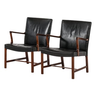 Mahogany and Leather Armchairs from Hans Wegner, 1950s, Set of 2 For Sale