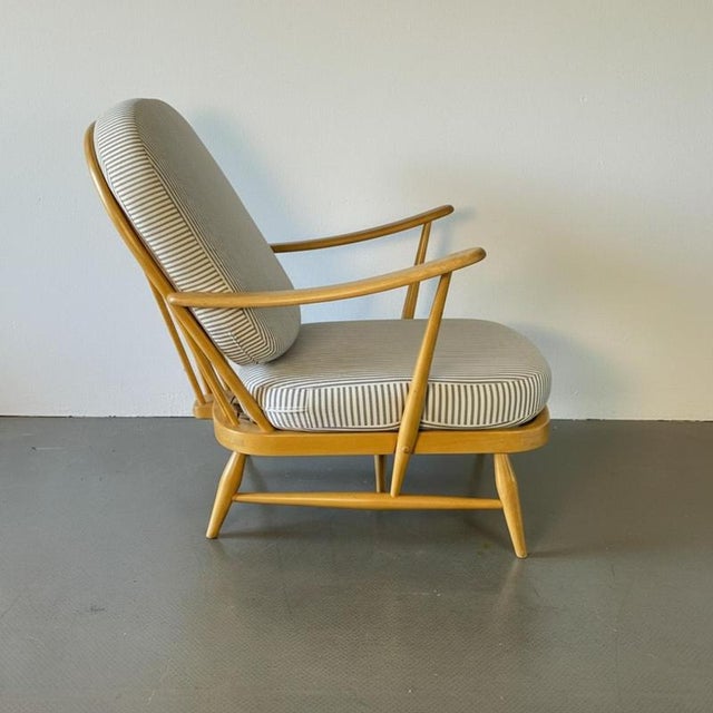 Vintage Windsor Armchair from Ercol For Sale - Image 6 of 11