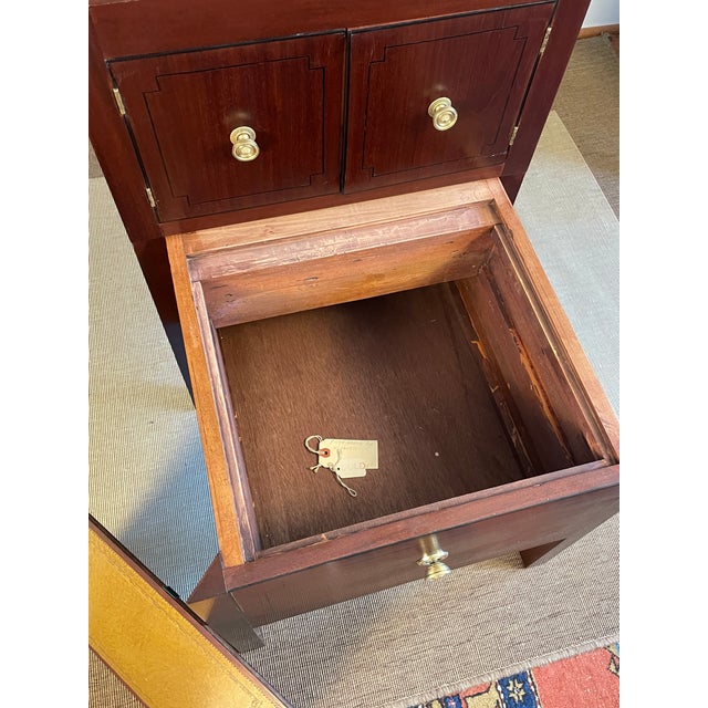 Late 18th Century Rosewood and Mahogany Night Table / Basin Stand For Sale - Image 9 of 16