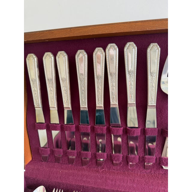 Vintage William Rogers Silver Plate service for 8 flatware (denoted “Extra Plate”, Original Rogers). This is the Chalfonte...