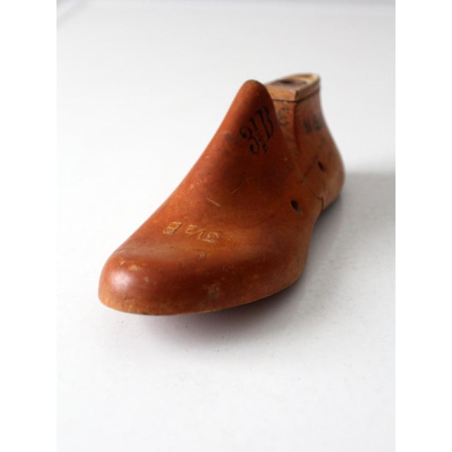 Vintage 1930s Wooden Shoe Last Form United Shoe Machinery For Sale - Image 4 of 12