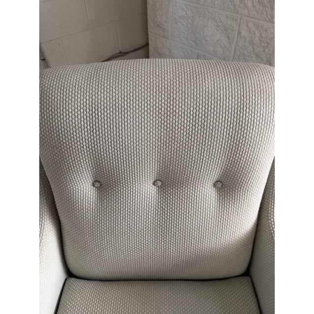 Mint Vintage Mid Century Modern Walnut Lounge Chair Designed by Jens Risom For Sale - Image 8 of 11
