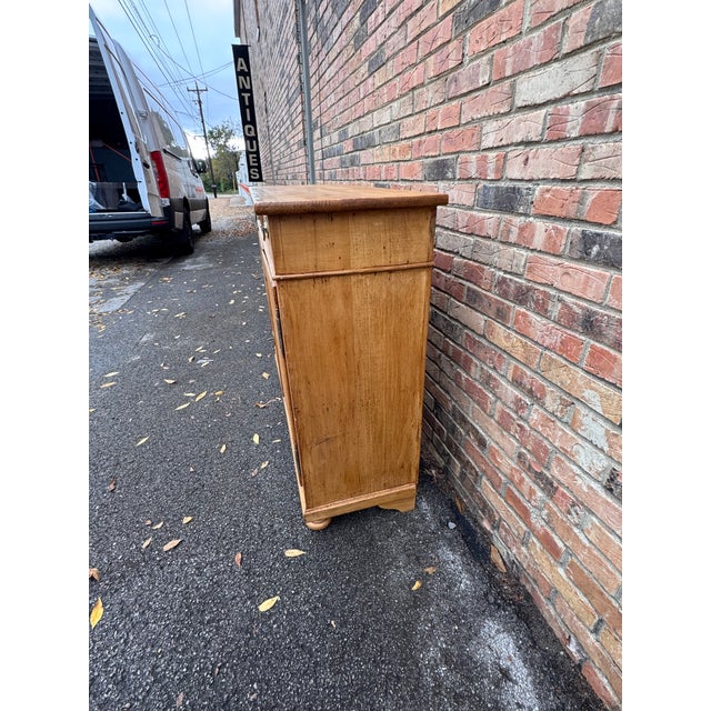 19th Century English Pine Cupboard For Sale - Image 4 of 12