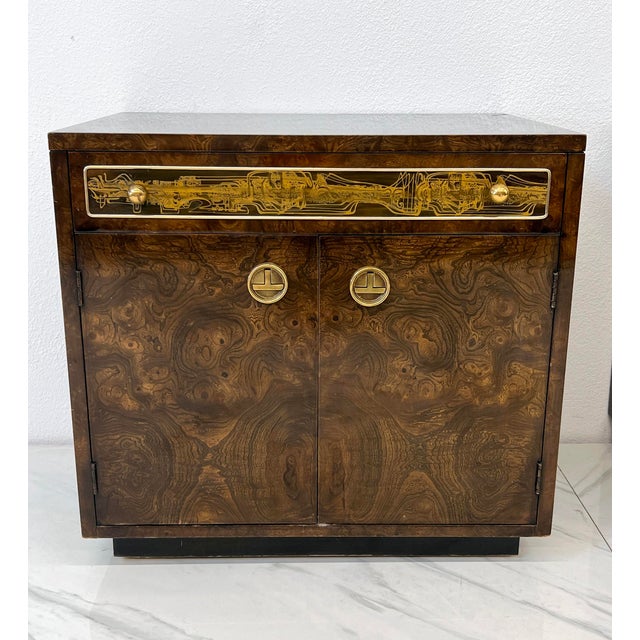 1970s Bernhard Rohne Mastercraft Burl and Acid Etched Brass Nightstands, 1970's For Sale - Image 5 of 8
