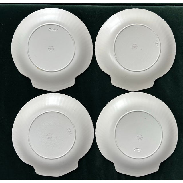 Wedgwood Vintage 1960’s Wedgwood Etruria & Barlaston 9" Scallop Shell Luncheon Plates ~ Set of 4 For Sale - Image 4 of 6