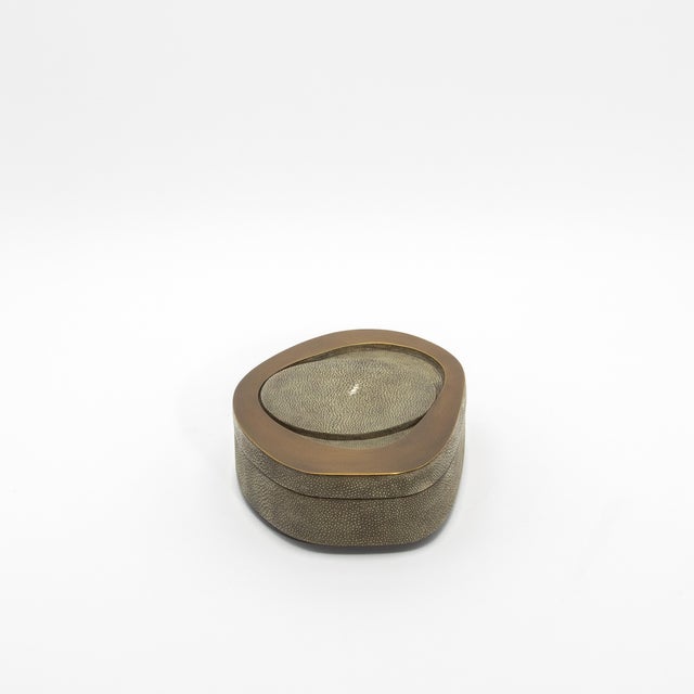 R & Y Augousti Set of 2 Boxes in Grey Shagreen With Bronze Patina Brass by R&y Augousti For Sale - Image 4 of 11