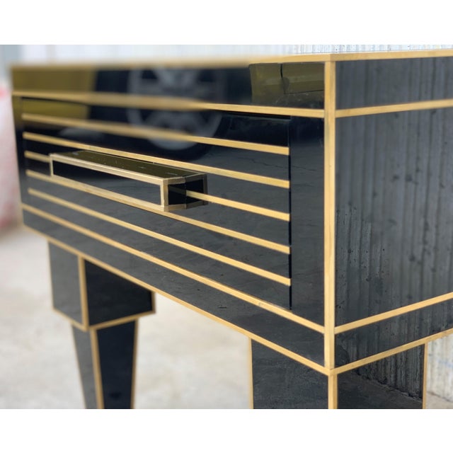 Brass New Pair of Mirrored Low Nightstand in Black Mirror and Chrome with Drawer For Sale - Image 8 of 18