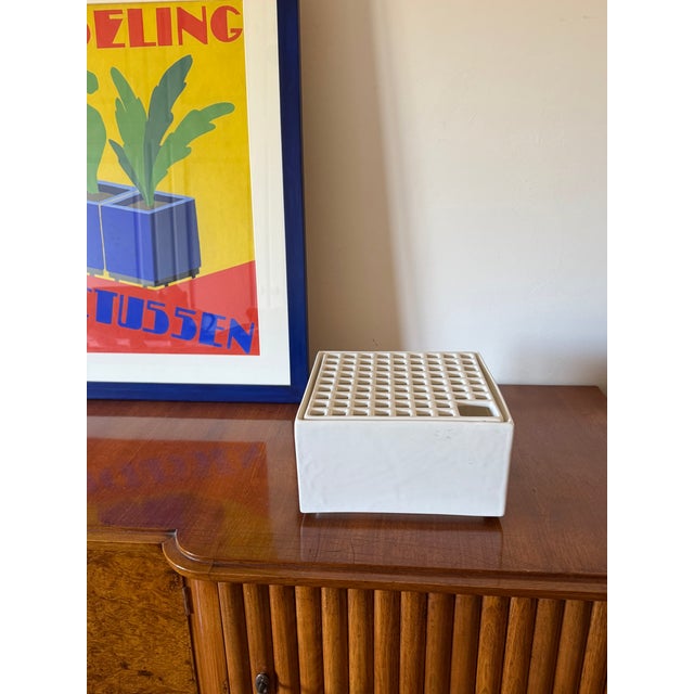 Space Age White Ceramic Mod. Ikebana C Vase / Ashtray by Studio Opi, Italy, 1970s For Sale - Image 13 of 15