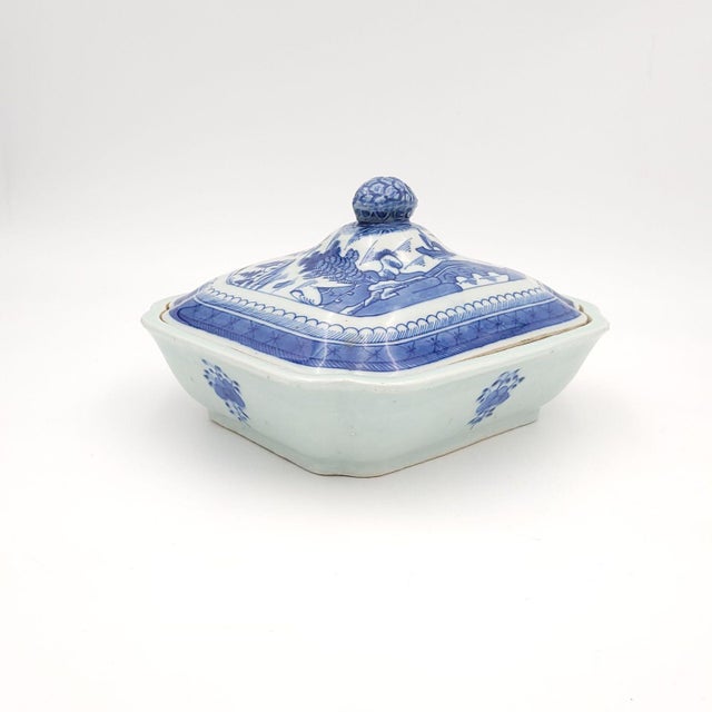 Chinese Export Porcelain Covered Vegetable Dish, Circa 1870 For Sale - Image 4 of 10
