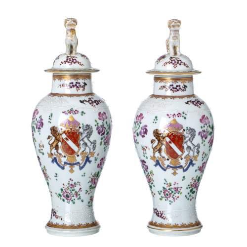 In French porcelain, Samson from the 19th century. Polychrome and gilded decoration inspired by the porcelain of the East...