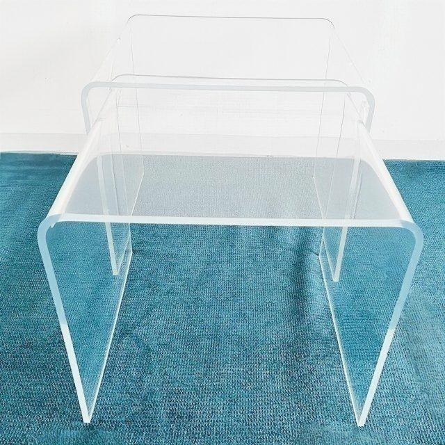 Mid-Century Italian Space Age Acrylic Glass Nesting Tables, 1970s, Set of 2 For Sale - Image 3 of 9