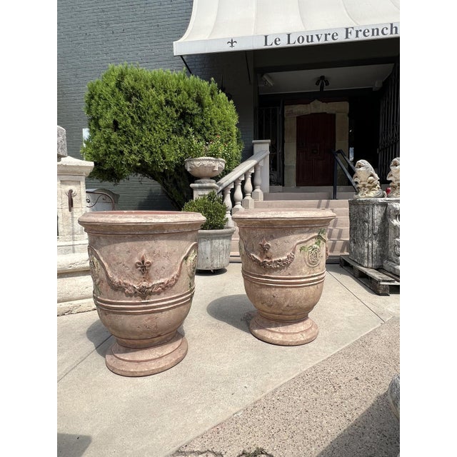 Pair of 31 Inch French Anduze Planters With Antique Patine, Fleur De Lys For Sale In Dallas - Image 6 of 12