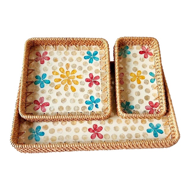 Set of Three Colorful Flower-Shaped Rattan and Mother-of-Pearl Inlaid Rectangular Trays For Sale
