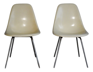 Vintage Cream Fiberglass Chairs by Charles & Ray Eames for Herman Miller, 1950s, Set of 2