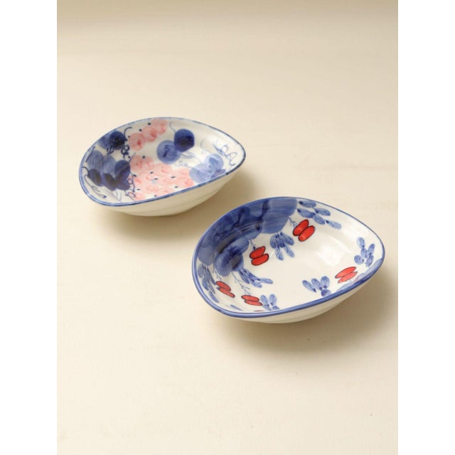 2010s Japanese-Style Hand-Painted Floral Ceramic Bowl With Underglaze - Set of 4 For Sale - Image 5 of 7