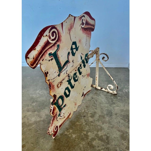 1930s French Provincial Antique Painted Metal Trade Sign 'La Poterie' For Sale In Los Angeles - Image 6 of 10