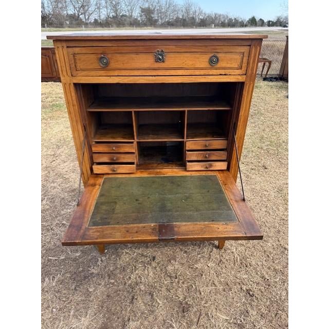 French 18th Century French Louis XVI Walnut Secretary Desk For Sale - Image 3 of 12