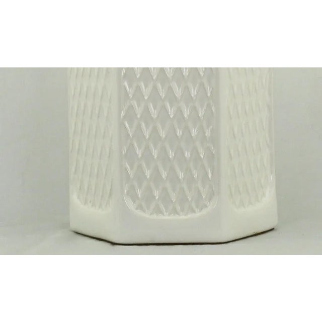 Hexagonal White Ceramic Table Lamps With Geometric Relief - a Pair For Sale In Chicago - Image 6 of 7